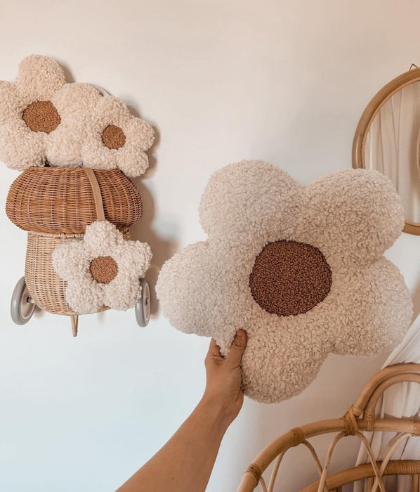 Henry & Flo | Large Daisy Cushion