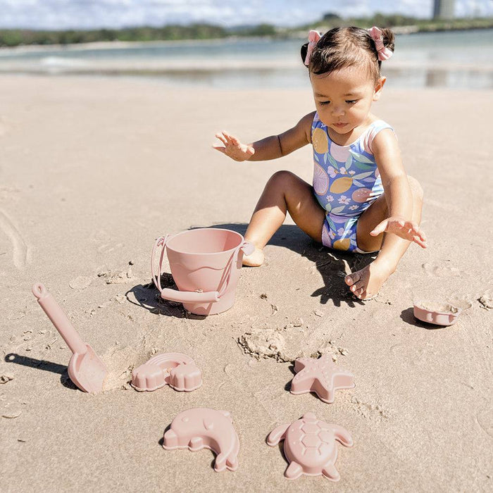 Silicone 8pc Bucket & Spade Set - Lozza’s Gifts & Homewares 